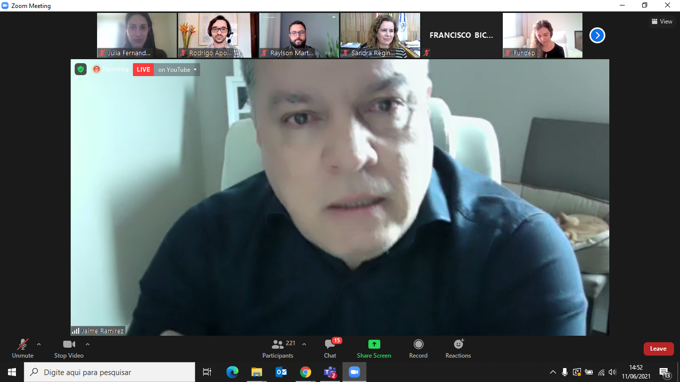 Presidente da Fundep Jaime. Ramírez emociona-se na abertura do Fundep X.